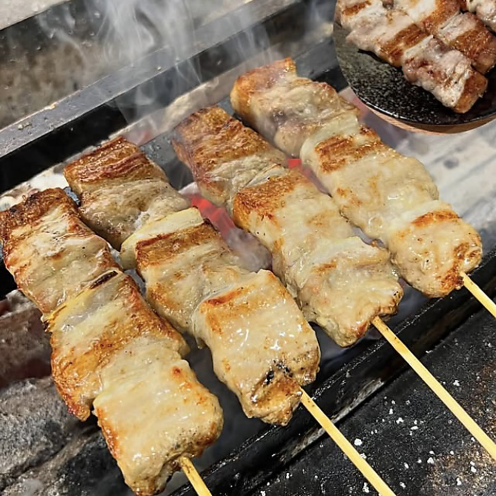 当店は博多炭火焼き鳥がリーズナブルな価格で美味しく食べられるお店です！お一人様～お気軽にどうぞ
