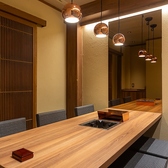 落ち着いた雰囲気の個室はご家族やご友人、パートナー、接待、デートなどさまざまなシーンでご利用いただけます。プライベート空間でゆったりとお楽しみいただけます。