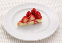 苺のレアチーズケーキ