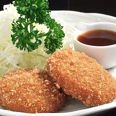 肉汁じゅわ〜！【黒豚メンチカツ2個】の写真