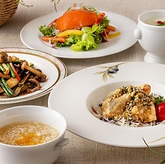 中国割烹旅館 掬水亭 レストラン天外天のコース写真