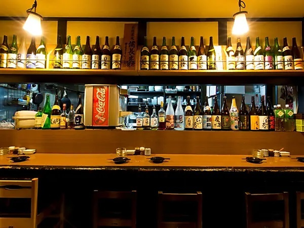 カウンターは6席ご用意ありますので、お1人様も大歓迎◎お仕事帰りにサクッとお立ち寄りください。