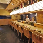 カップル、ご夫婦でのご利用にはカウンター席がおすすめです。