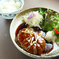 料理メニュー写真&nbsp;ハンバーグ（２００ｇ）サラダ／ライス付