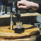 サーバーといえば、ビールのイメージが強い…これが日本酒だと、蔵元で味わえるような新鮮で美味しいお酒を楽しめます。
