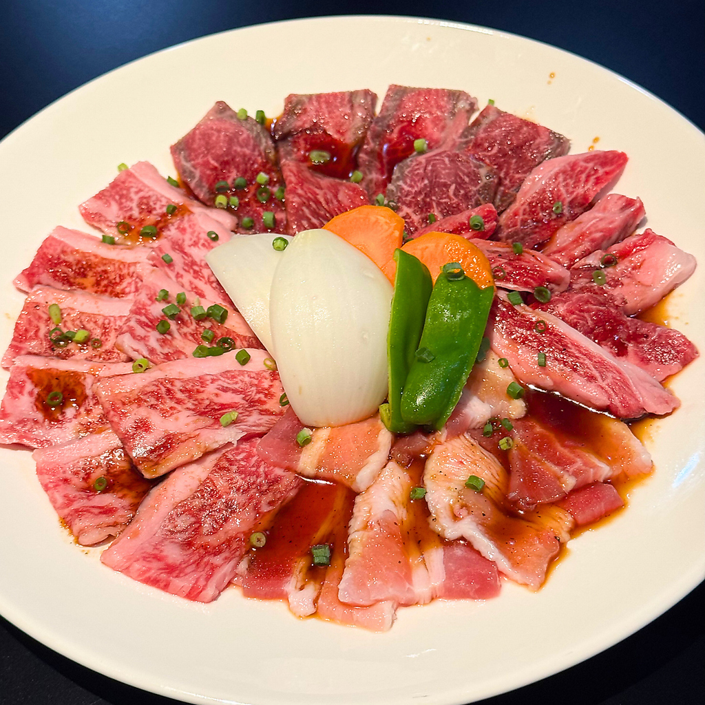 お腹いっぱいになるまで新鮮で美味しいお肉を楽しんで！コスパは最強です！