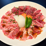 お腹いっぱいになるまで新鮮で美味しいお肉を楽しんで！コスパは最強です！