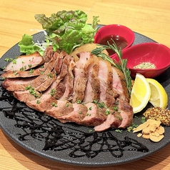 ボリューム満点の肉料理を多数ご用意！