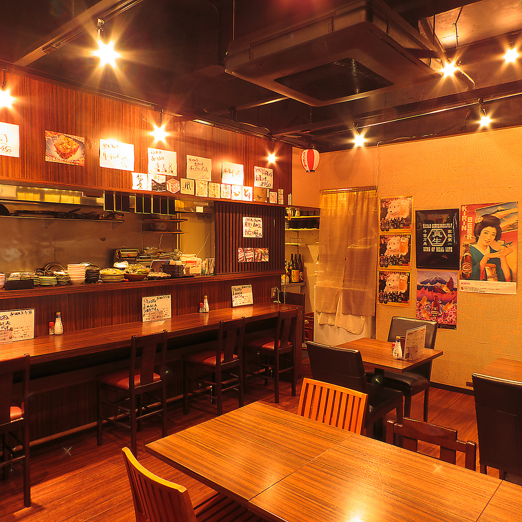 貸切12名様より受付中！昼も夜も大歓迎◎暖かみのある店内は中規模の宴会、貸切にピッタリの場所！