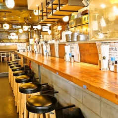 お一人様も大歓迎！会社帰りにフラッといつでもお立ち寄りください♪※写真はイメージ