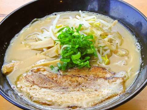 広島豚骨醤油らーめんの王道をいく、新鮮さが自慢の醇生スープが旨し！