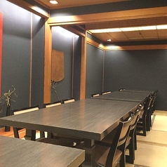 【4名様～30名様】ご家族の慶事から会社宴会まで幅広くご利用いただけます。※お部屋のみのご予約はご遠慮ください。