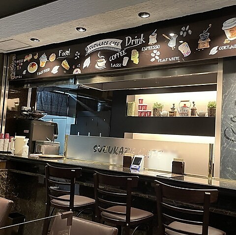 横浜駅から4分◆落ち着いた店内で本格コーヒーや多彩な料理をご提供しております。