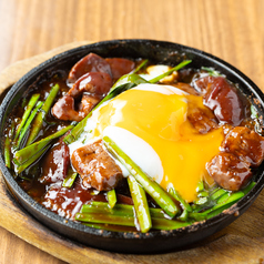 とろーり卵黄の鉄板レバ煮ラ