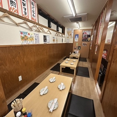 歓送迎会などの各種ご宴会に最適なお席をご用意しています。広々としたテーブル席はレイアウトの変更も可能なので、人数やスタイルに合わせて柔軟に対応いたします◎皆様の笑顔があふれる賑やかなご宴会を、当店が全力でサポートします！