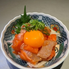 海鮮ユッケ