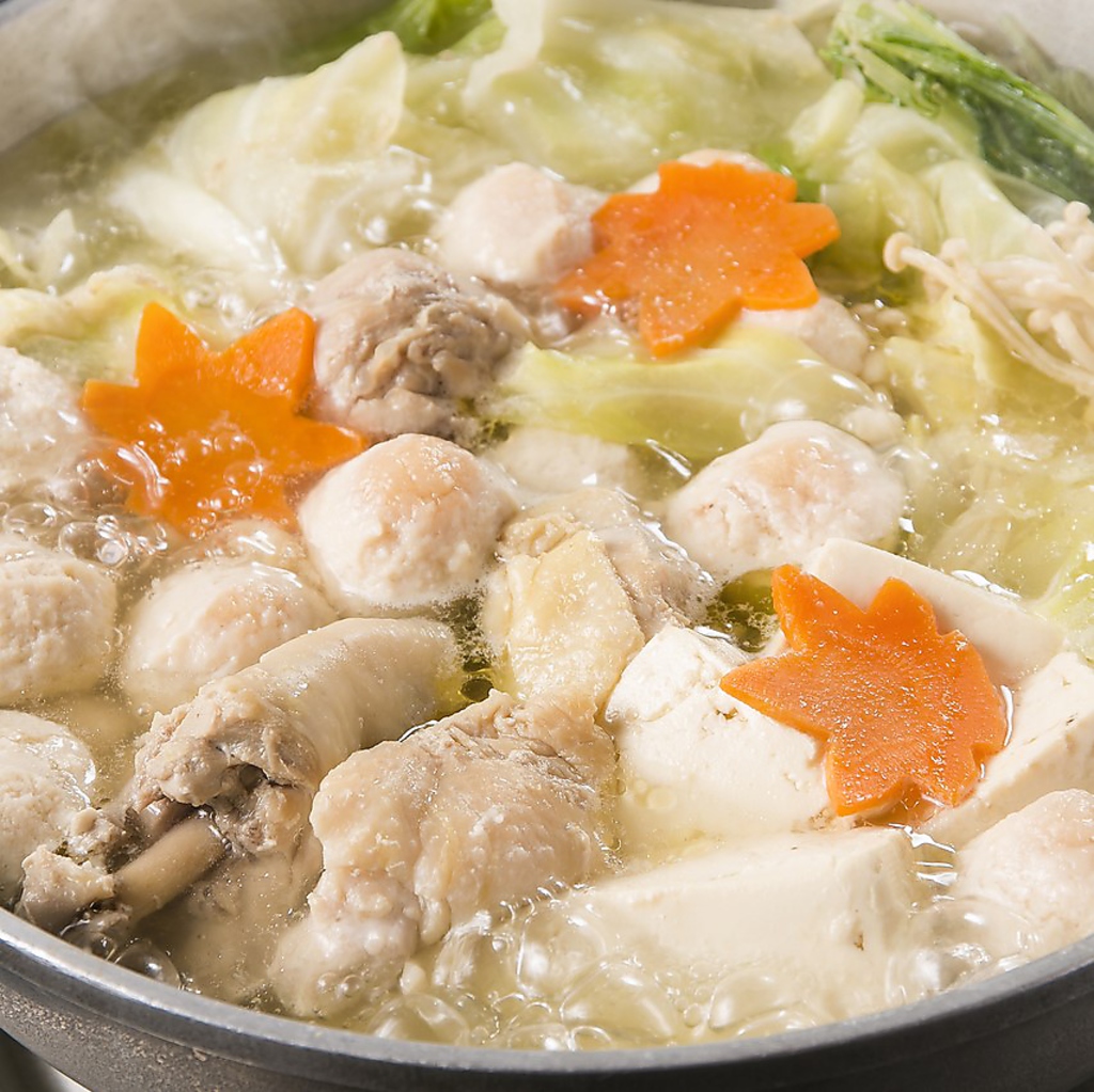 あっさり水炊き！いいお出汁が出ています！最後に雑炊がおすすめです！