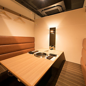 当店はチャージ料・サービス料を一切いただいておりません◎全て壁で仕切られた完全個室(半個室)のお部屋で、周りを気にせずごゆっくりお寛ぎいただけます♪お会計も明瞭ですので、接待などでも安心してご利用いただけます！