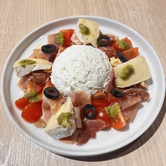 生ハムとトマトのカプレーゼ・ヨーグルト