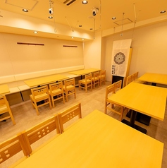 【白を基調とした明るい綺麗な店内】お電話でご相談ください。【仙台/居酒屋/個室/焼き鳥/牛たん/飲み放題/和食/日本酒/女子会/記念日/誕生日/二次会/宴会/鍋/歓迎会/送別会/歓送迎会】