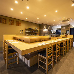 8名様から店舗貸切のご相談を承っております!気が置けないご家族やご友人との集まりをはじめ、宴会、飲み会、歓送迎会、二次会、女子会など幅広い集まりに最適◎周囲に気兼ねなく、贅沢に職人の鮨と厳選日本酒を堪能できるプレミアムな空間です。ご利用人数やご予算など、ぜひお電話でお気軽にお問い合わせくださいませ♪