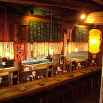 和風レトロ調な店内が◎カウンター席はデートはもちろんお一人様も大歓迎です！