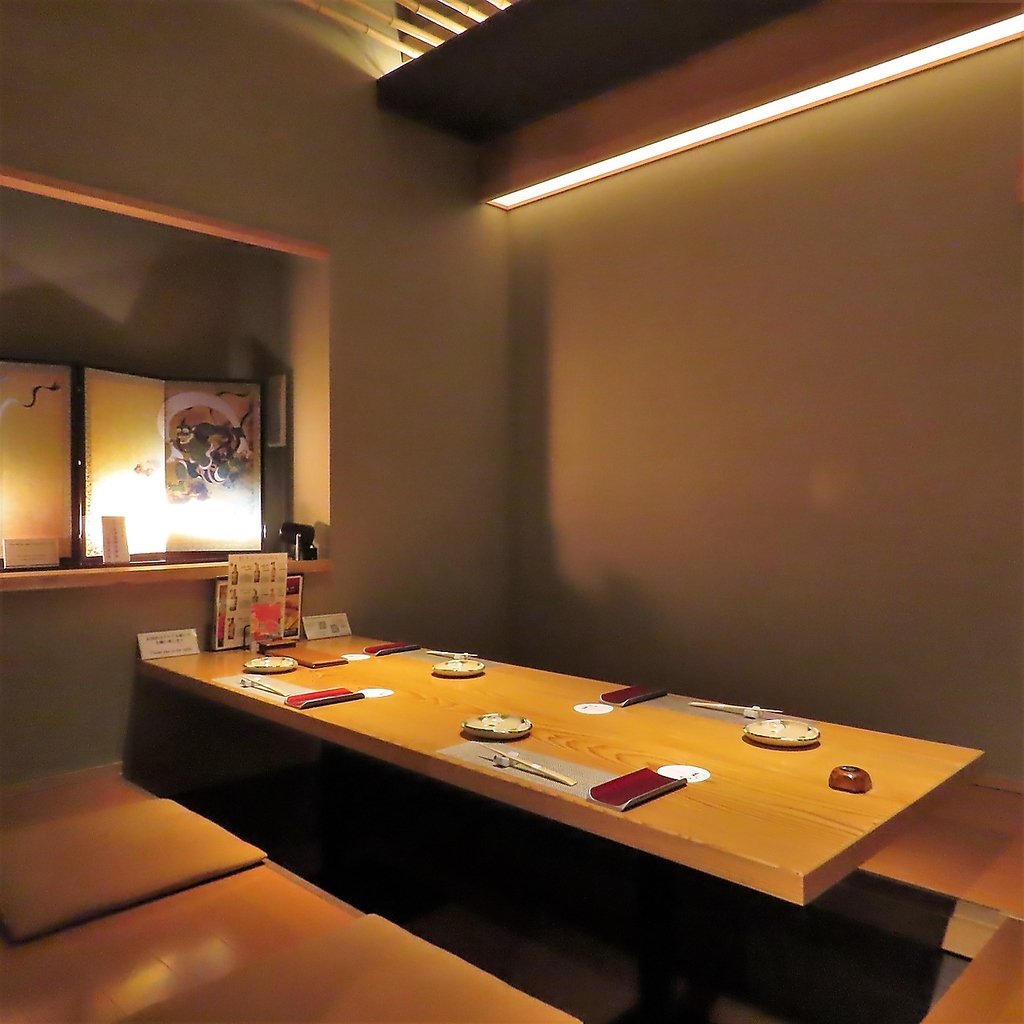 【少人数様向け完全個室】4・6名…お顔合わせや、接待、食事会にはこちらのお席がおすすめです。