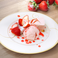 ≪春のスイーツ≫あまおう苺レアチーズケーキプレート