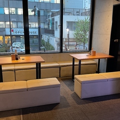 テーブルソファー席