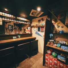 ６名様分のカウンター席は、落ち着いた空間で作業をしたい時にピッタリのお席です。Wi-Fiも完備しているため、ネットもサクサクアクセスできます♪