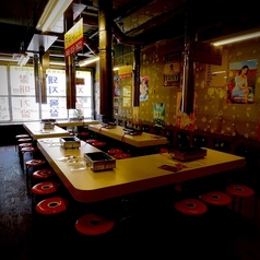 【カウンター】スタッフが目の前で調理するスタイルの韓国焼肉★初めての方も、大人数でも、おひとり様でも、実はカウンター席はおすすめ！！！K-POPが流れる空間。横浜BUNTAI・横浜スタジアム・ぴあアリーナMMでのイベント帰りに韓国気分で一杯も♪