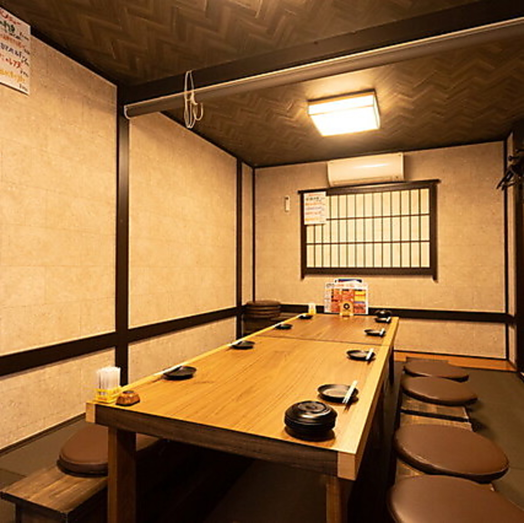 落ち着いた雰囲気で宴会や飲み会に利用できる居酒屋クロミツ。