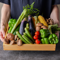 鮮度抜群の旬野菜を炭の香り、風味で最高に旨い状態に