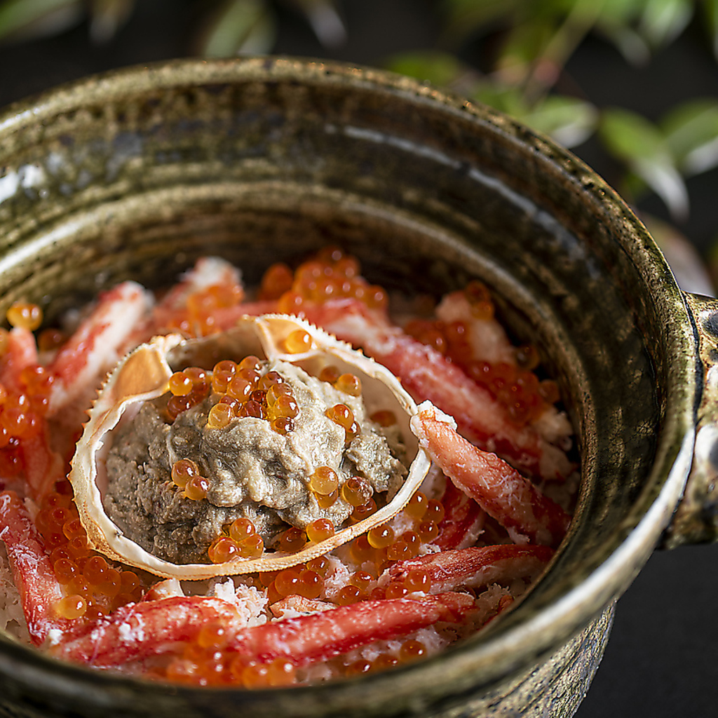 厳選された伊勢海老を贅沢に使用した究極の一品。