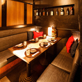 4名様から8名様の宴会向けプライベート個室。ゆったりと優雅な時間をお過ごしいただけるこちらのお席は、ご友人との飲み会や少人数での宴会をワンランク上に仕上げます。誕生日や合コン利用にぴったりのサプライズ特典もご用意しております。