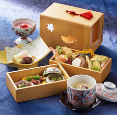 新潟グランドホテル 日本料理レストラン 静香庵のコース写真