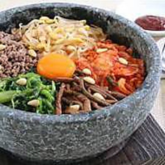 本格韓国料理の数々… 韓国好きが集まる名店。