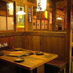 ご友人同士・女子会など少人数宴会にぴったりのテーブル席をご用意しております！