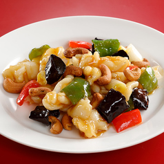 紋甲いかの花切りナッツ炒め　　　　　　