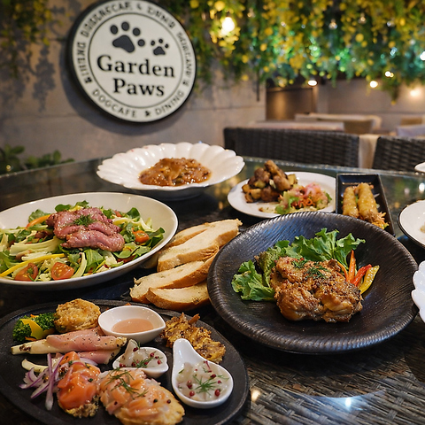 昼はドッグカフェとして、夜は大人の方が楽しめるダイニング