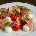 料理メニュー写真&nbsp;季節のフルーツカプレーゼ