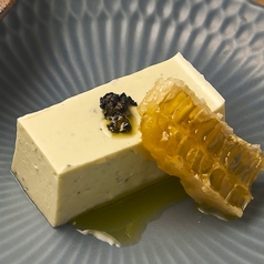ブルーチーズ豆腐　巣蜜添え