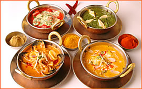 オシャレな雰囲気が漂う中で本格インド料理を楽めます☆男女問わずカレー好きには！！