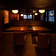 最大80名様までの貸切宴会も大歓迎です。やわらかな照明とこだわりの内装が落ち着いた雰囲気を演出。至高の空間をぜひ貸切宴会でお楽しみください。50名様から承っております。下見も随時受け付けていますのでお気軽にご相談ください。