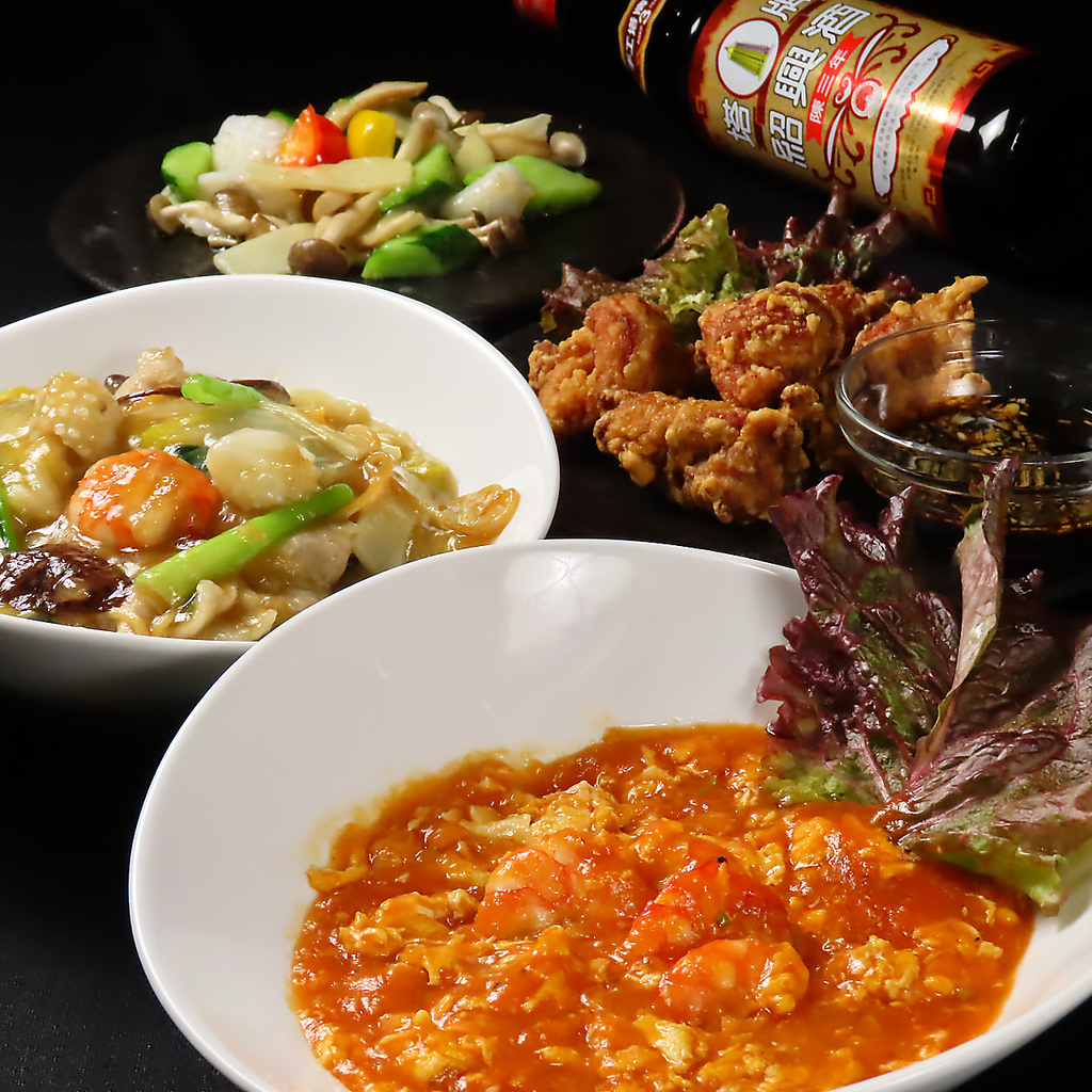 前菜からメイン料理、ご飯・麺などお食事メニューも♪美味しいお料理を品数豊富に揃えております