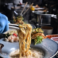 フレンチソーキそば専門店 Salmon Noodle 3.0 首里店のおすすめポイント1