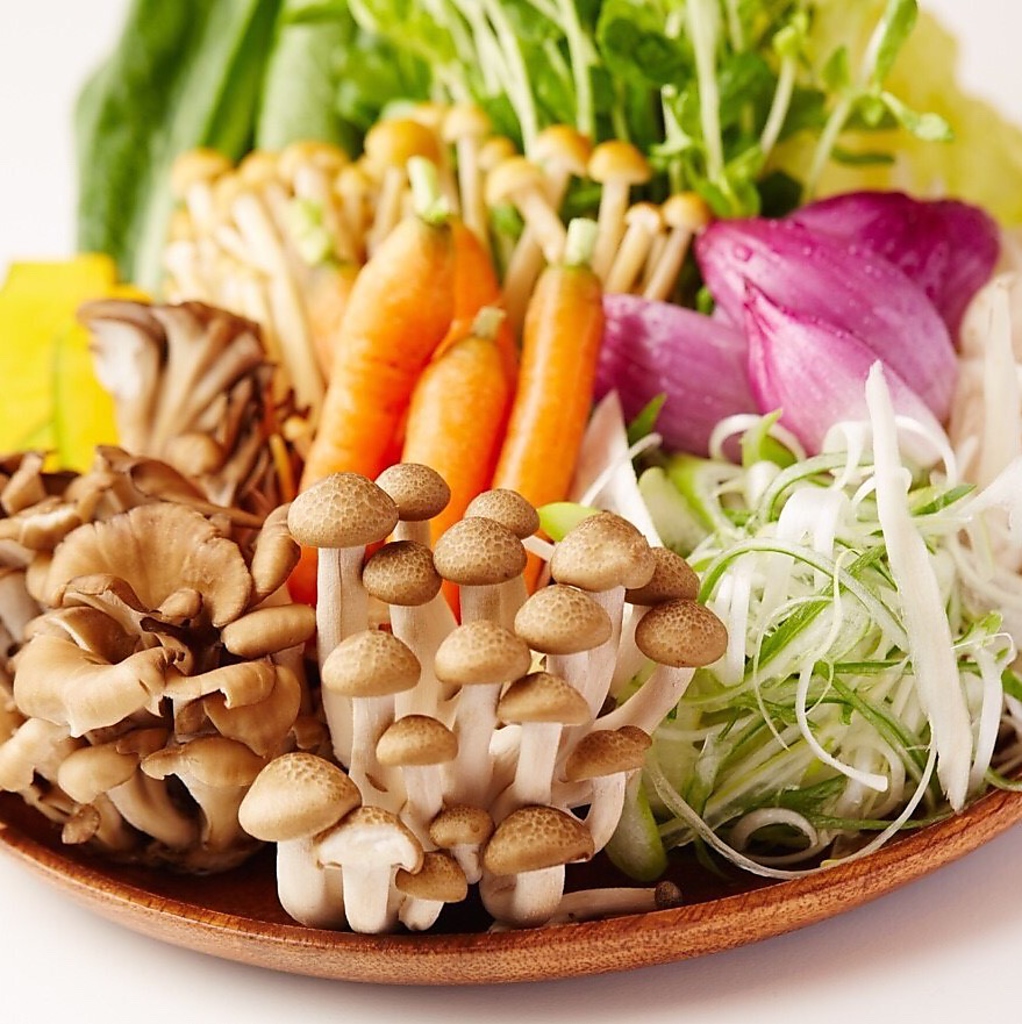 新鮮国産野菜が盛り沢山のフードバーにもこだわりがたくさん！常に新鮮な野菜をご用意しております♪