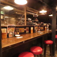 臨場感溢れるカウンター席はデートにもおすすめ！