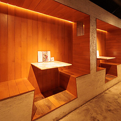 2名様用の半個室を2部屋ご用意しております。