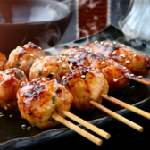 モバイルオーダーをご利用いただけます。スタッフを呼ばずに、お客様のスマートフォンからスムーズにご注文が可能です。多言語対応しているので、海外のお客様も安心してご利用いただけます。お席でゆっくりと、ご自身のペースでお食事をお楽しみください。